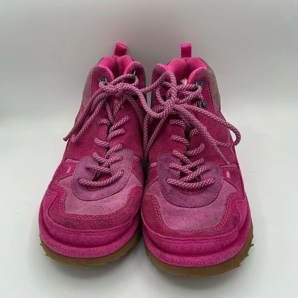 UGG Unisex-Child K Highland Hi Heritage Pink boot size 4